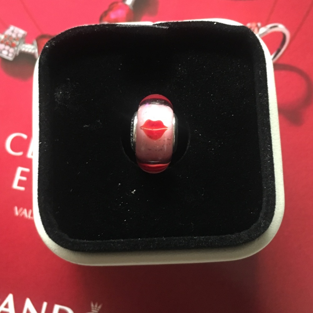 Pandora Kisses All Around Murano Charm